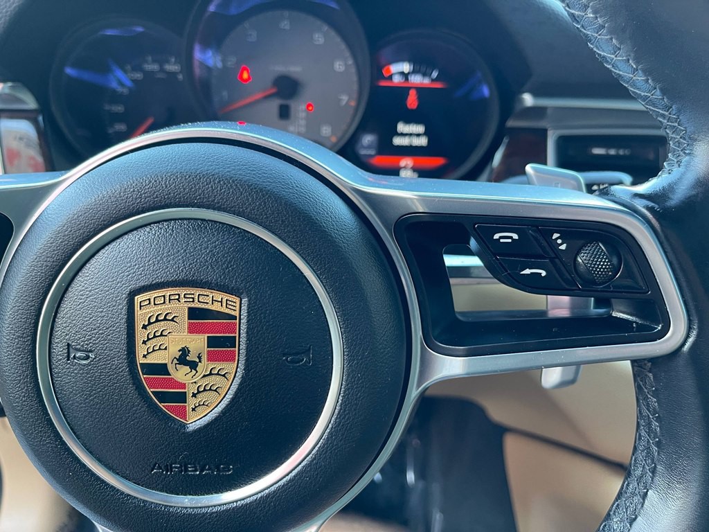 2018 Porsche Macan Image 32