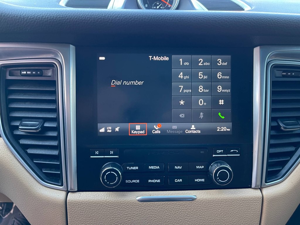 2018 Porsche Macan Image 35