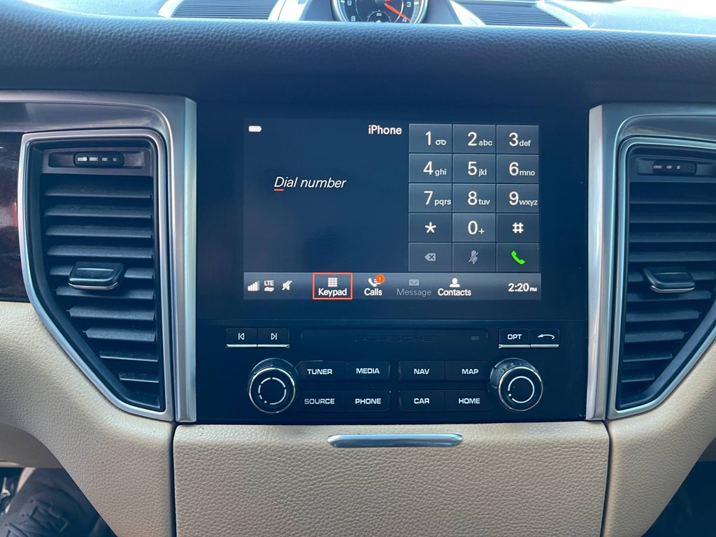 2018 Porsche Macan Image 38