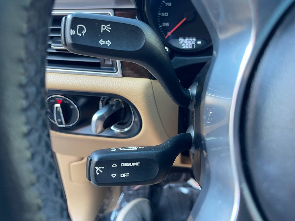 2018 Porsche Macan Image 45