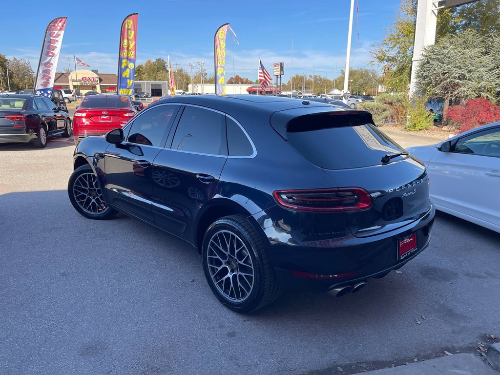 2018 Porsche Macan Image 50
