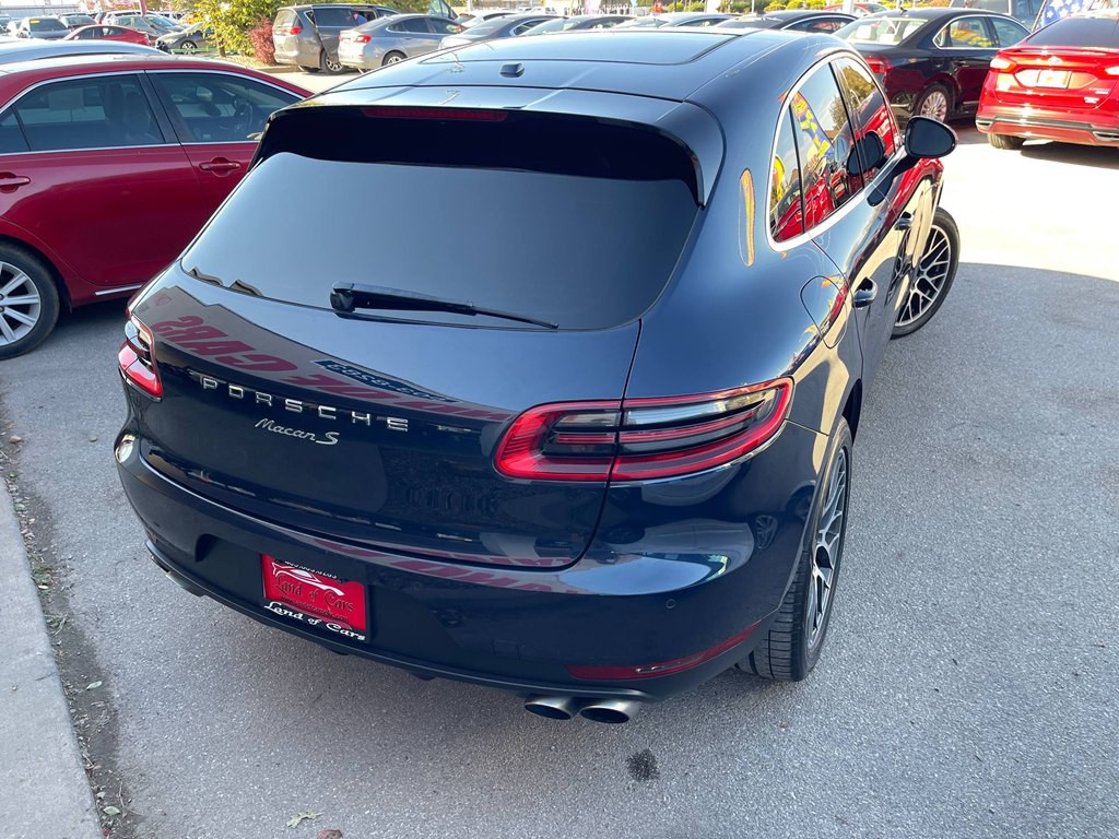 2018 Porsche Macan Image 52