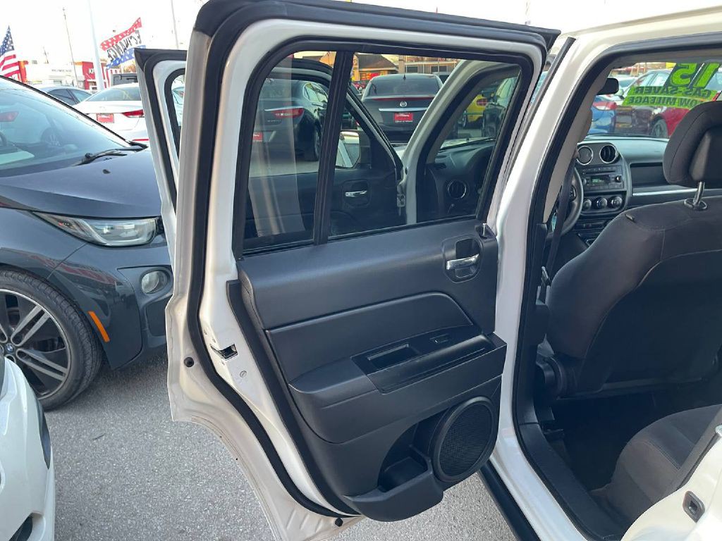 2015 Jeep Patriot Image 9