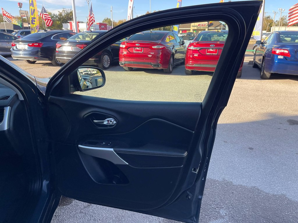 2018 Jeep Cherokee Image 5