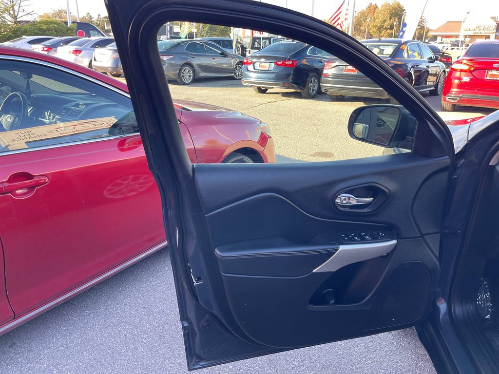 2018 Jeep Cherokee Image 7