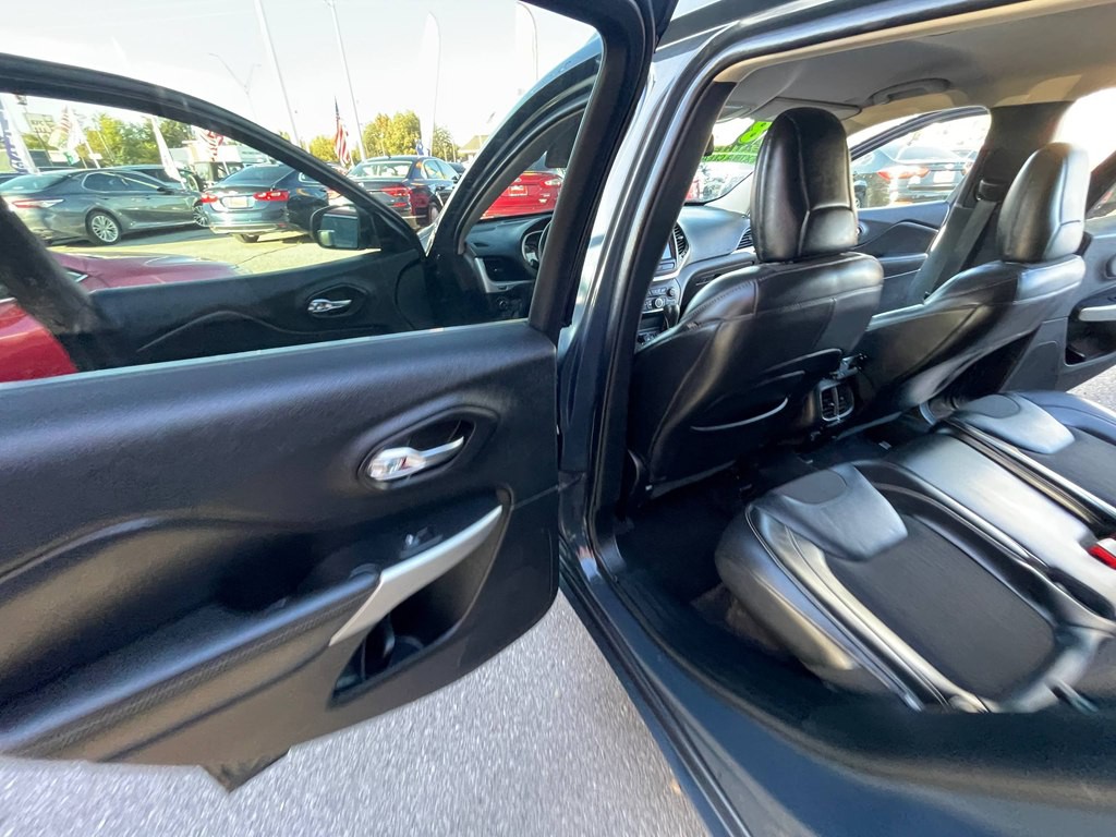 2018 Jeep Cherokee Image 9