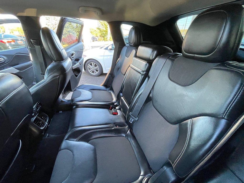 2018 Jeep Cherokee Image 11