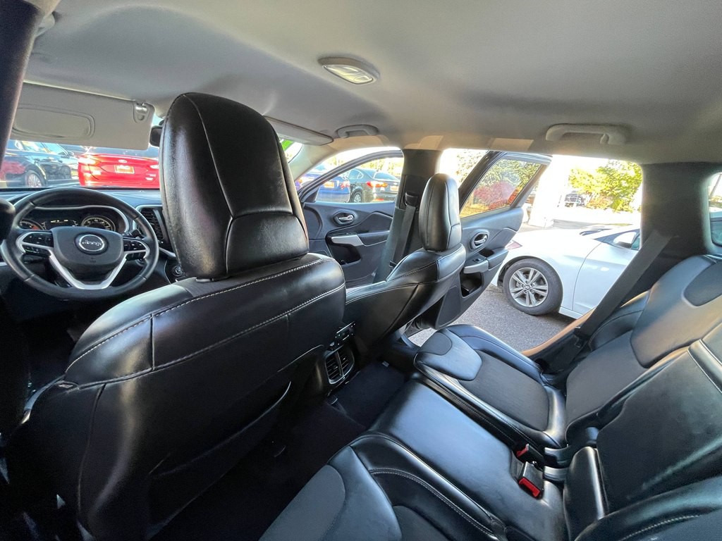 2018 Jeep Cherokee Image 12