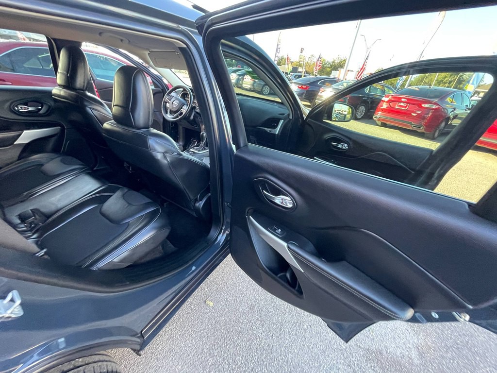 2018 Jeep Cherokee Image 13