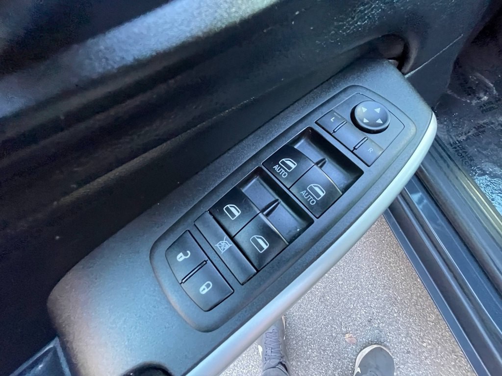 2018 Jeep Cherokee Image 21