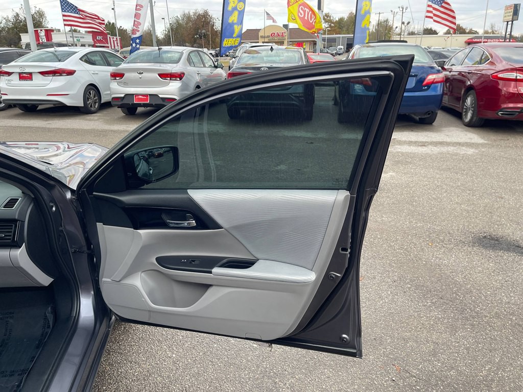 2017 Honda Accord Image 6