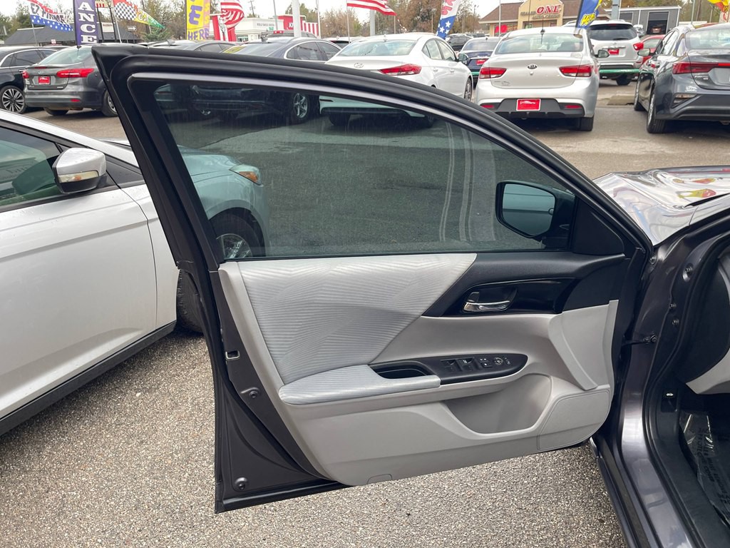 2017 Honda Accord Image 9