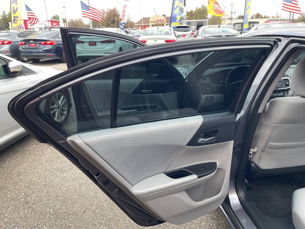 2017 Honda Accord Image 10