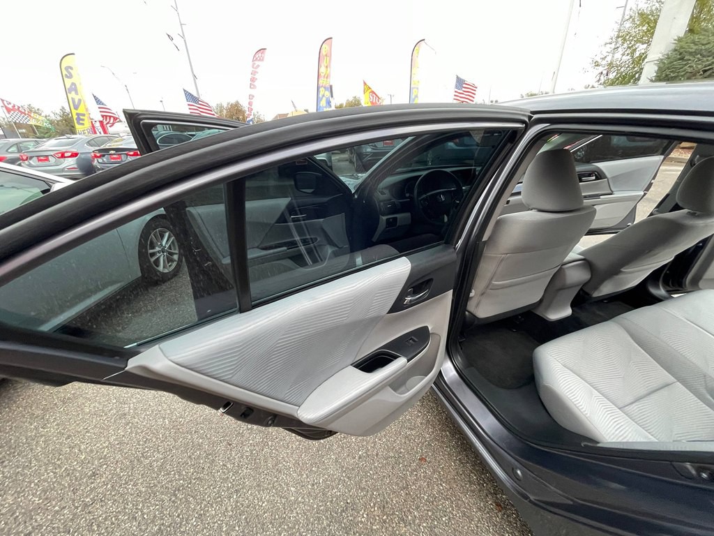 2017 Honda Accord Image 11