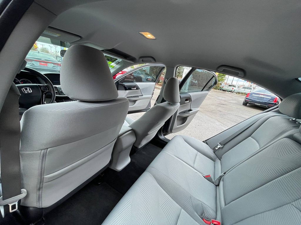 2017 Honda Accord Image 13