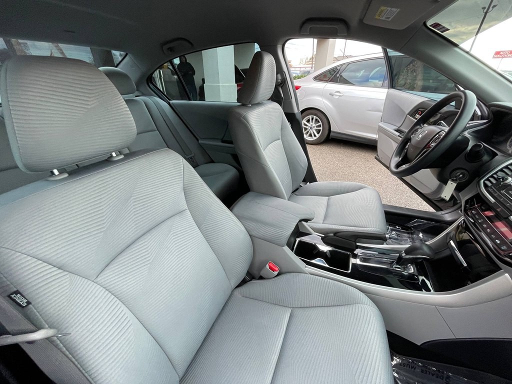 2017 Honda Accord Image 23