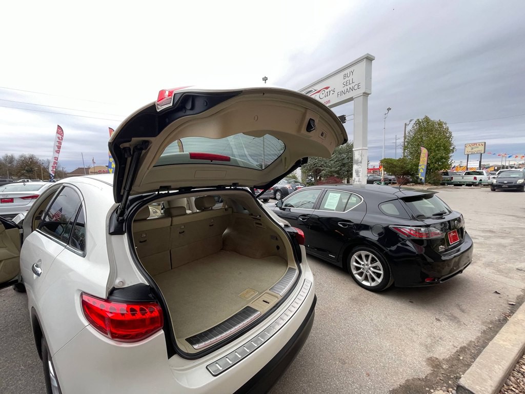 2015 INFINITI QX70 Image 15