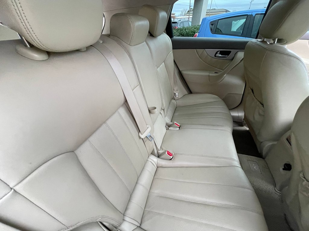 2015 INFINITI QX70 Image 18