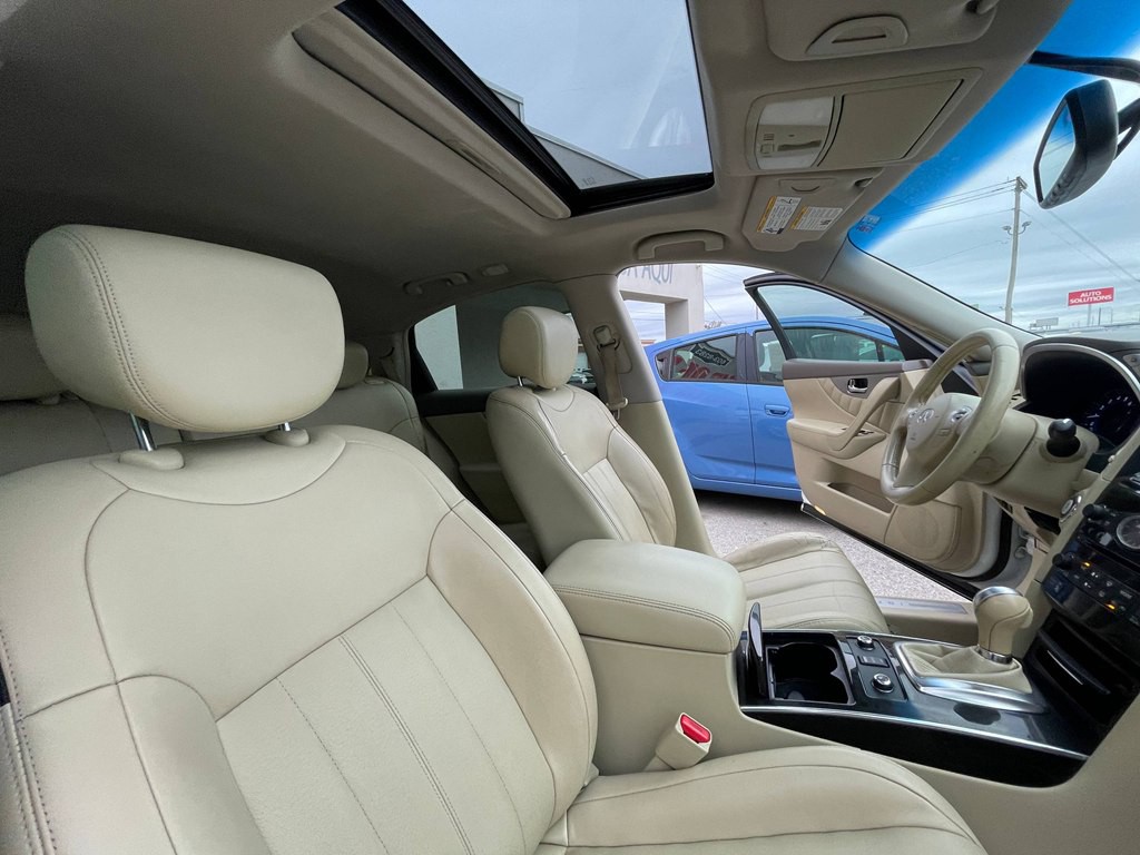 2015 INFINITI QX70 Image 23