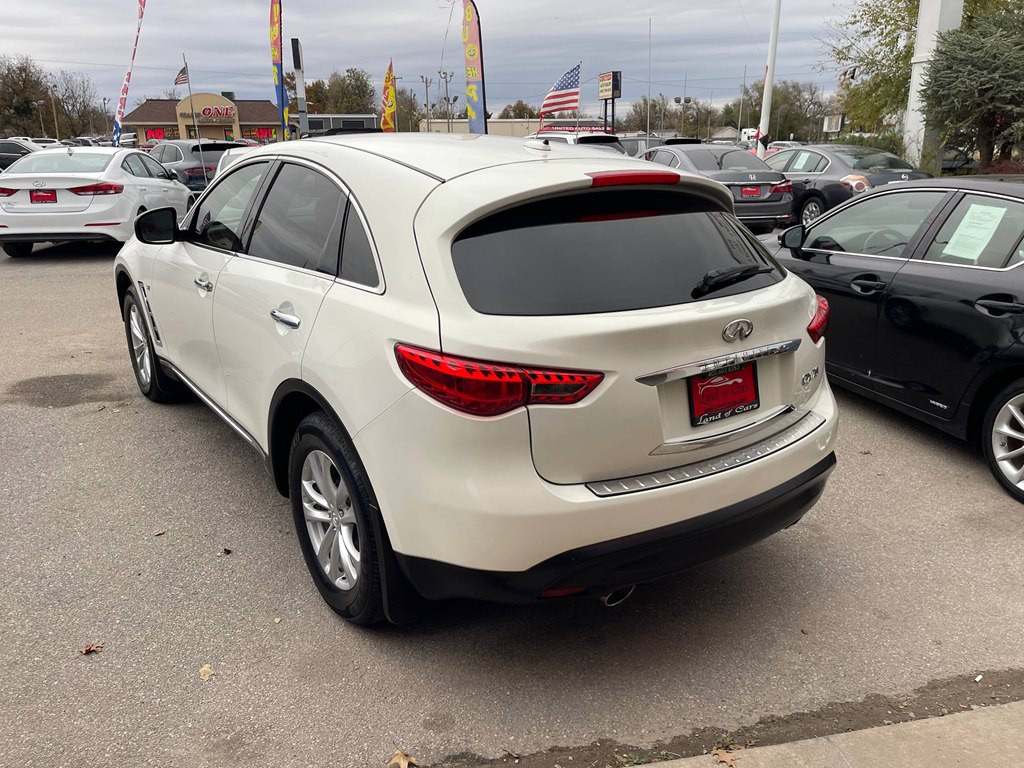 2015 INFINITI QX70 Image 5
