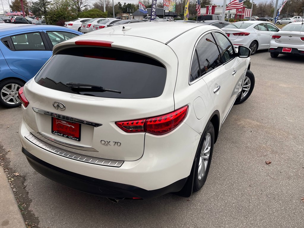 2015 INFINITI QX70 Image 49