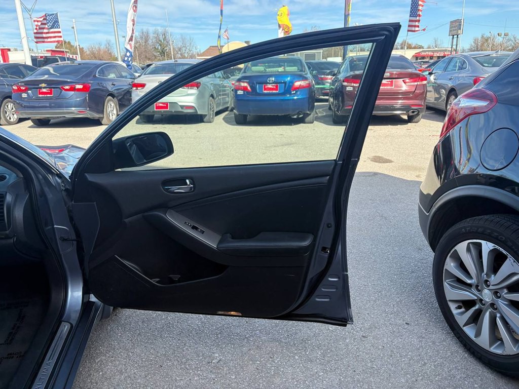 2012 Nissan Altima Image 6