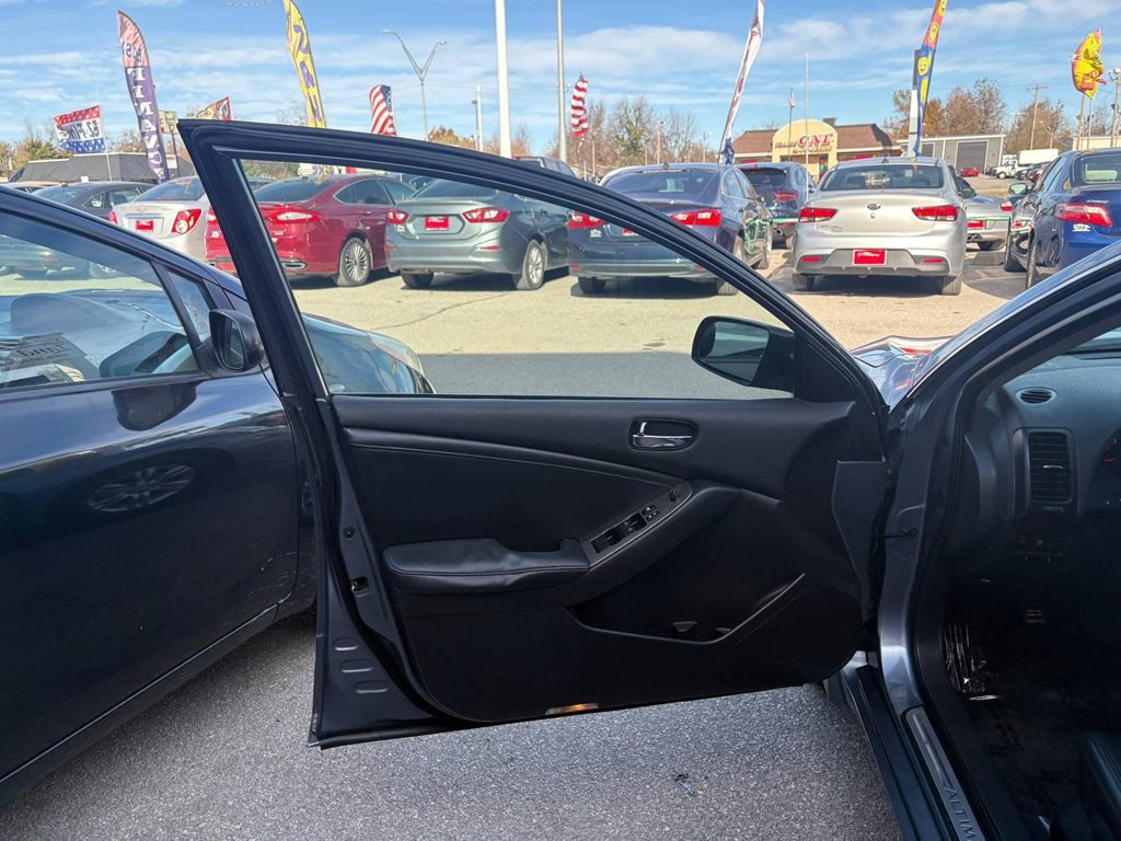 2012 Nissan Altima Image 7