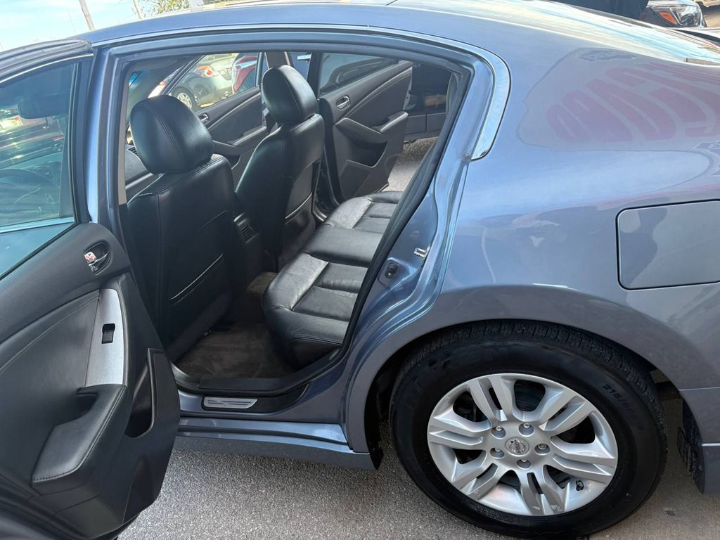 2012 Nissan Altima Image 11
