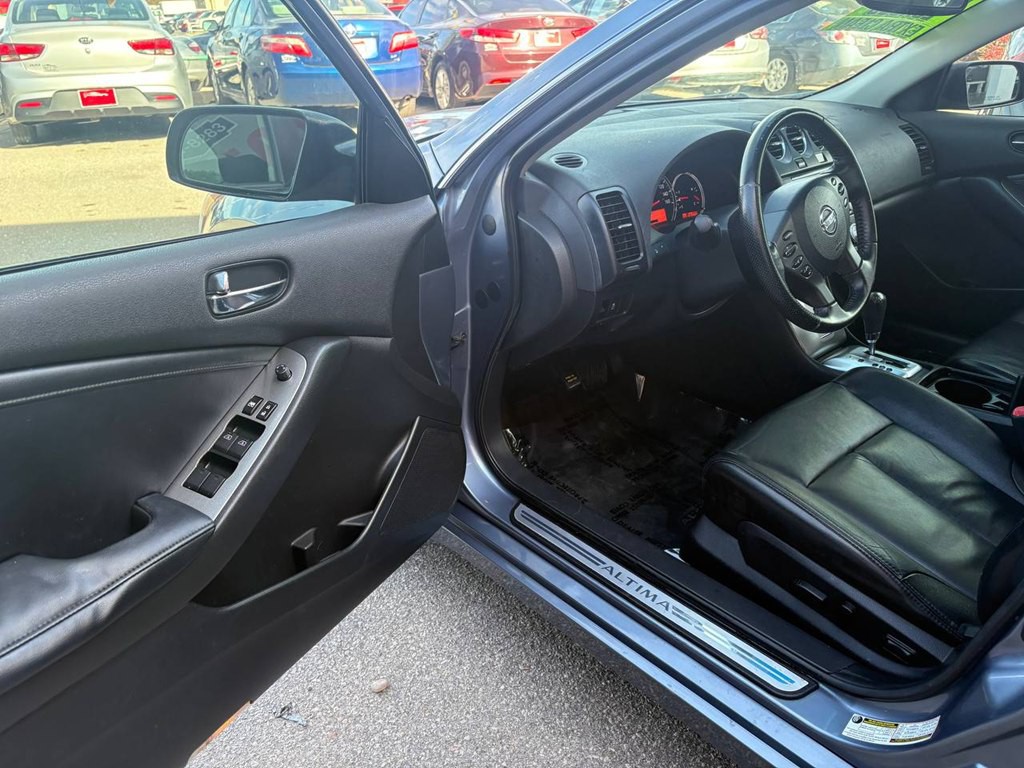 2012 Nissan Altima Image 16