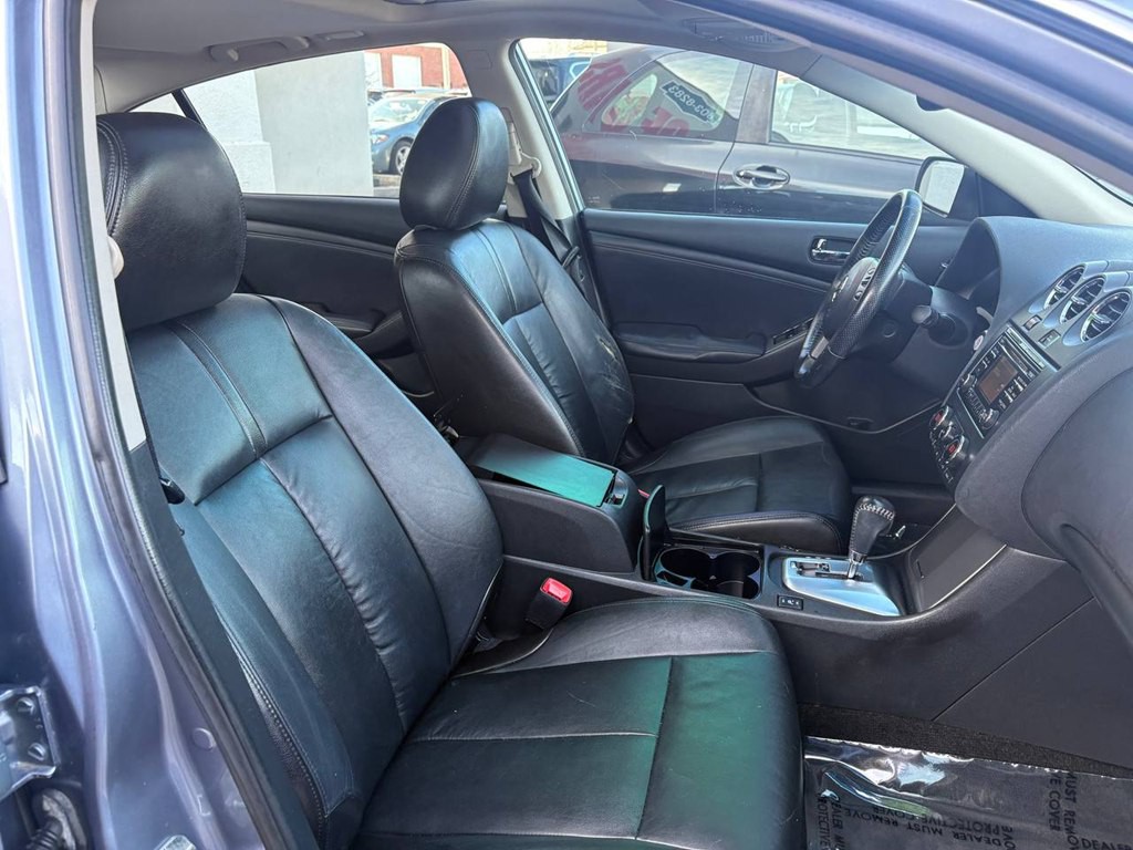 2012 Nissan Altima Image 21