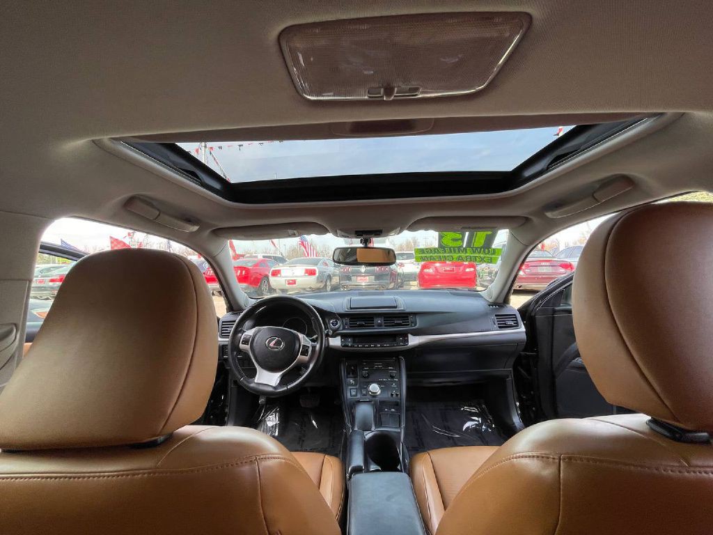 2013 Lexus CT Image 16