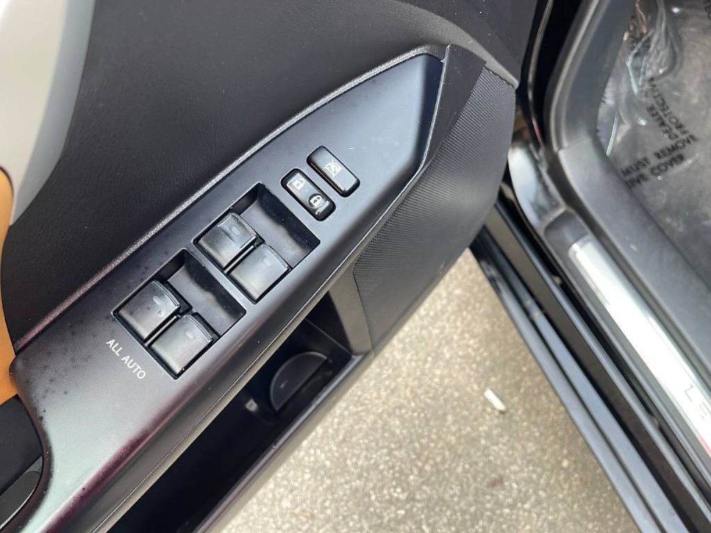 2013 Lexus CT Image 25