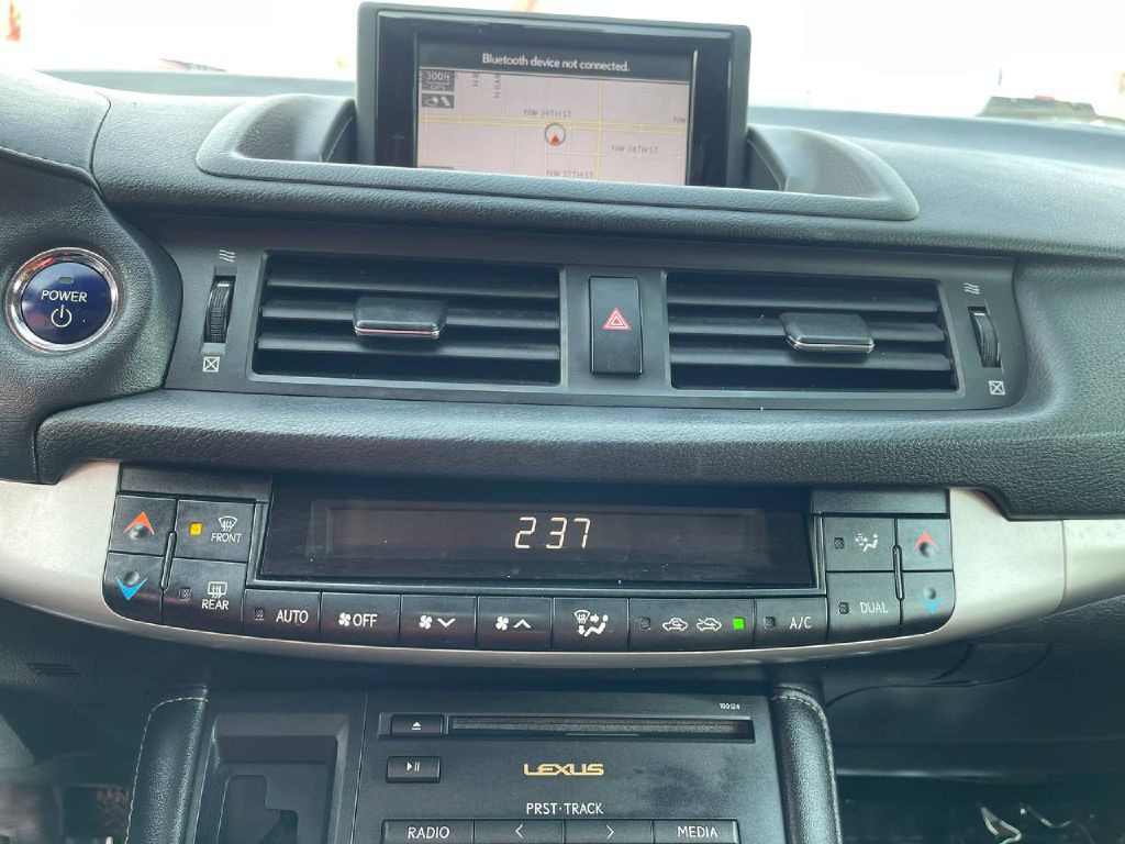 2013 Lexus CT Image 39
