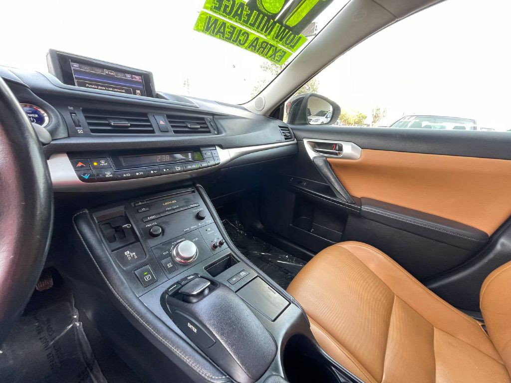 2013 Lexus CT Image 47