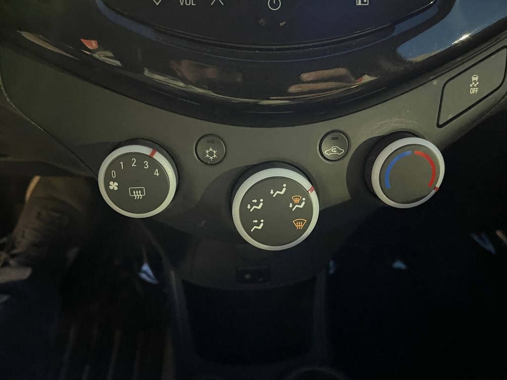 2014 Chevrolet Spark Image 28