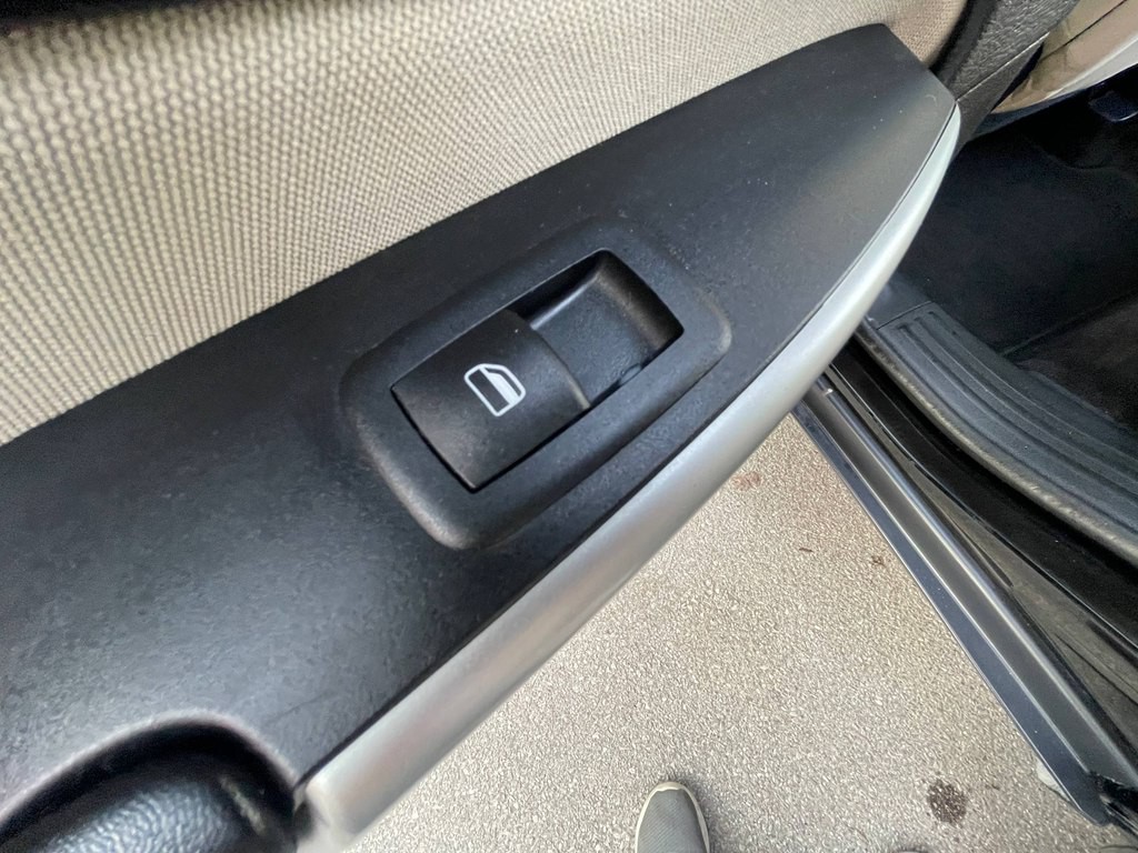 2017 Jeep Cherokee Image 10