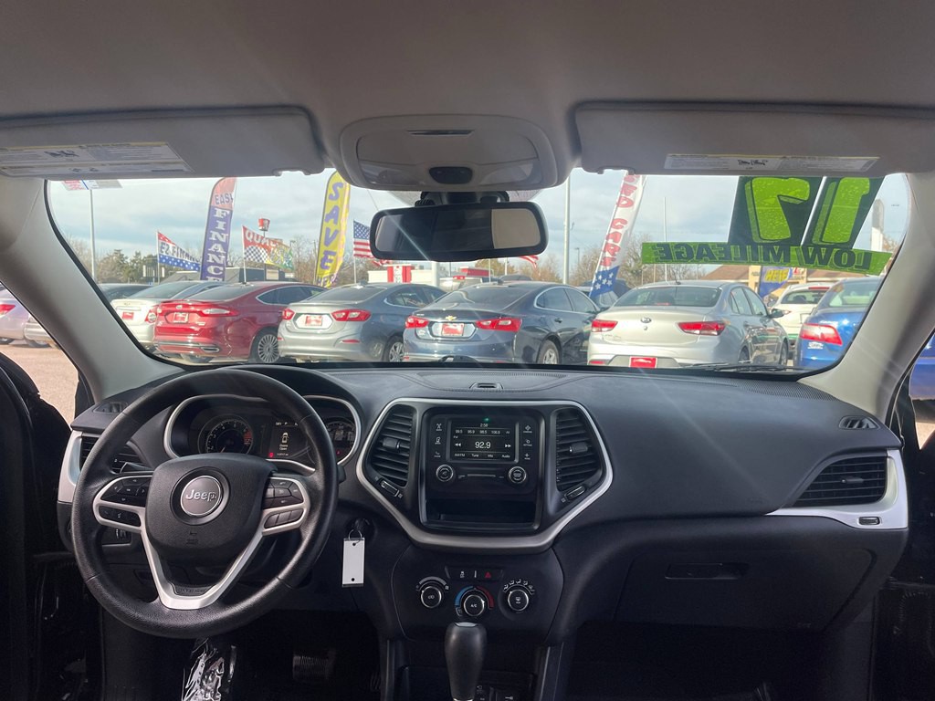 2017 Jeep Cherokee Image 14