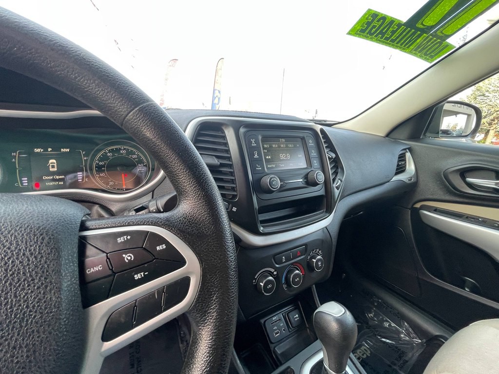 2017 Jeep Cherokee Image 20