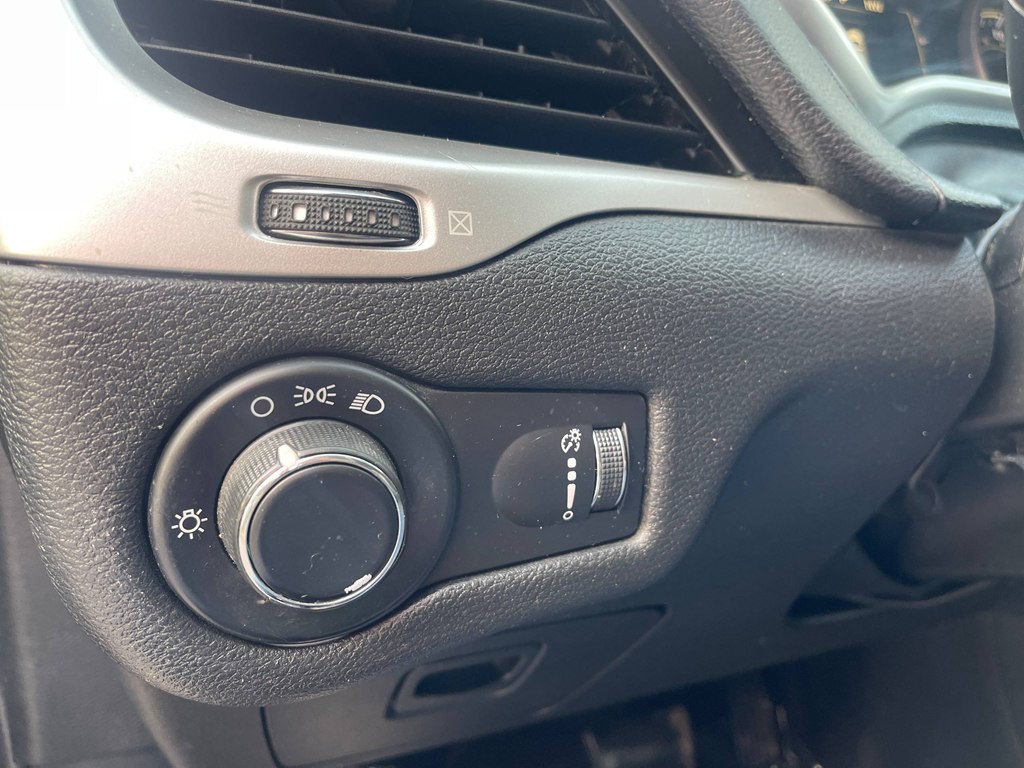 2017 Jeep Cherokee Image 25