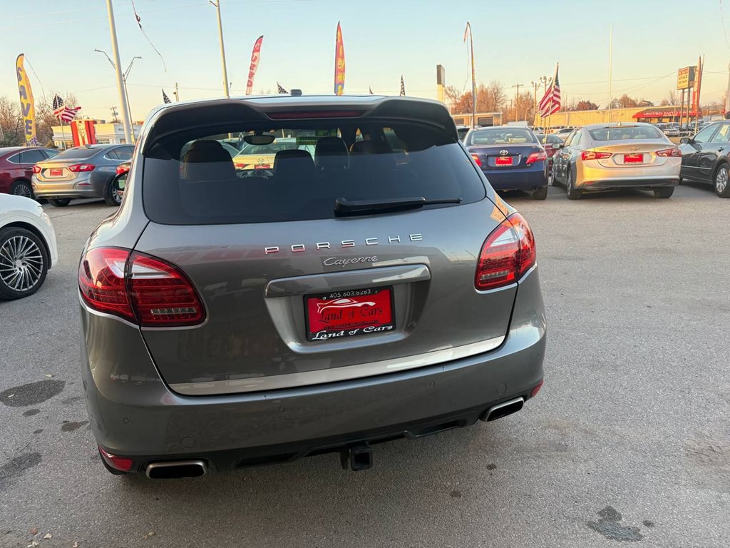 2014 Porsche Cayenne Image 3