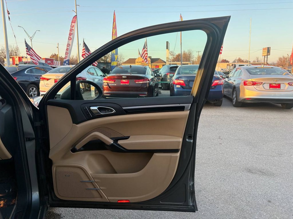 2014 Porsche Cayenne Image 6