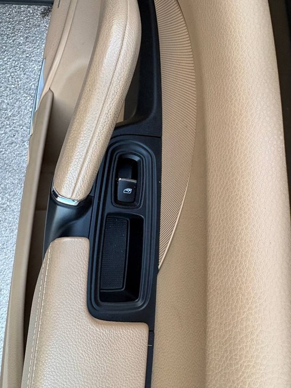 2014 Porsche Cayenne Image 10