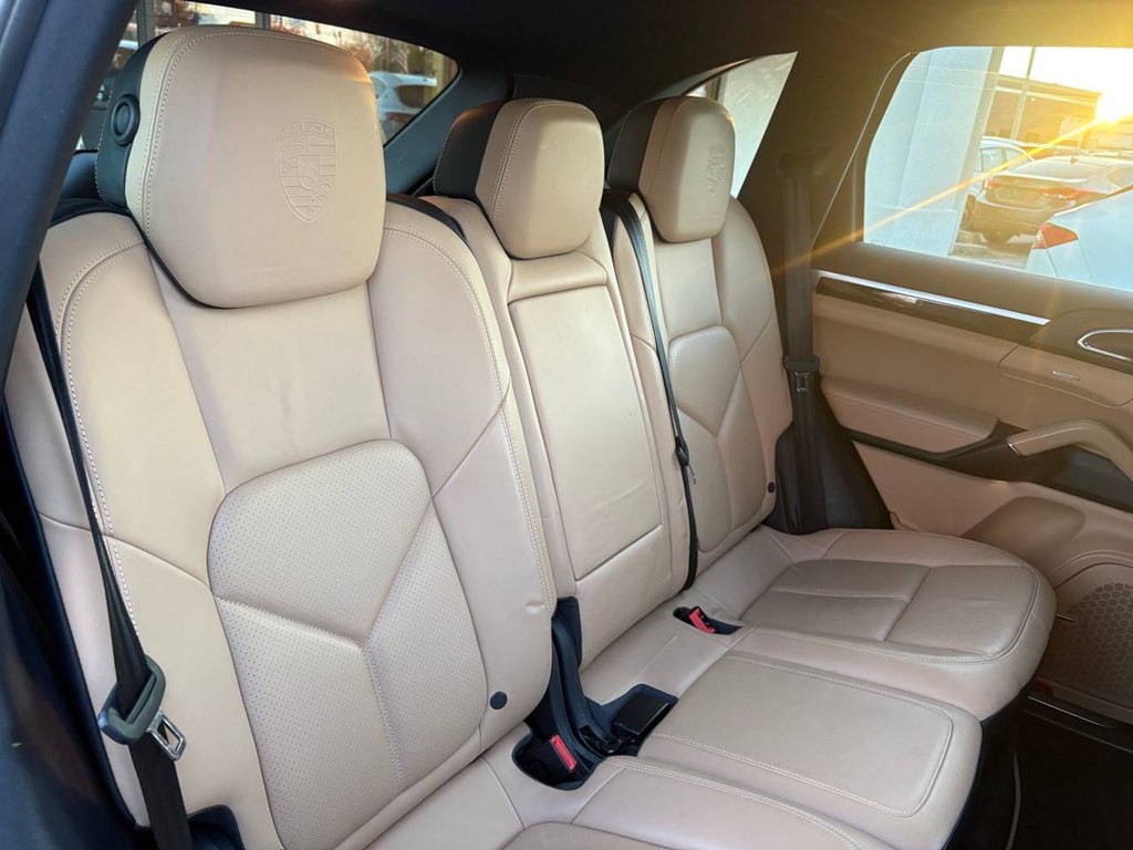 2014 Porsche Cayenne Image 11