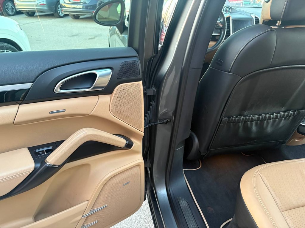 2014 Porsche Cayenne Image 15