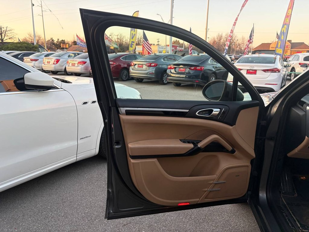 2014 Porsche Cayenne Image 19