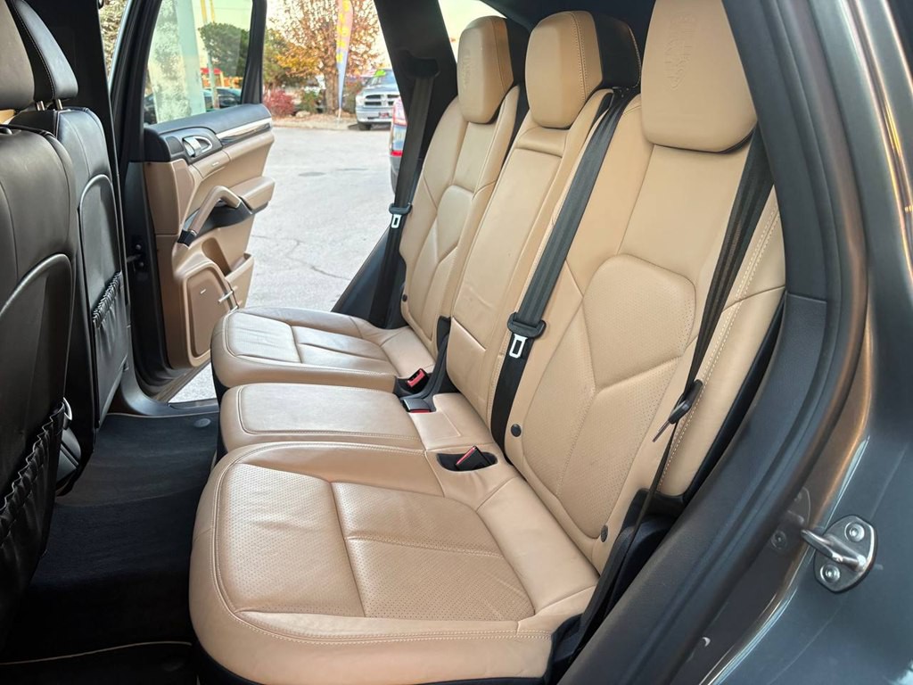 2014 Porsche Cayenne Image 21