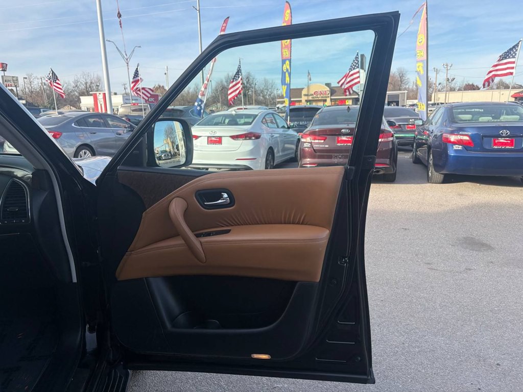 2016 INFINITI QX80 Image 8