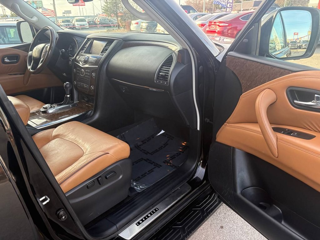 2016 INFINITI QX80 Image 9