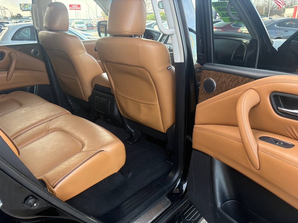 2016 INFINITI QX80 Image 15