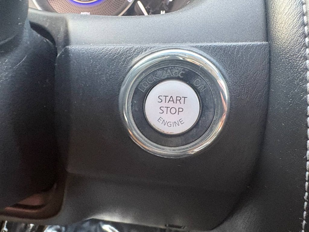 2016 INFINITI QX80 Image 30